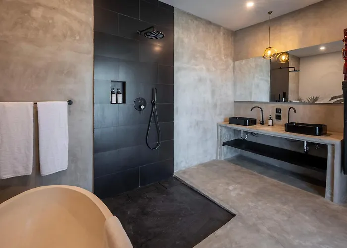 Ferienhaus Artistic 4bd With Private Pool & Jungle Vibes Seminyak